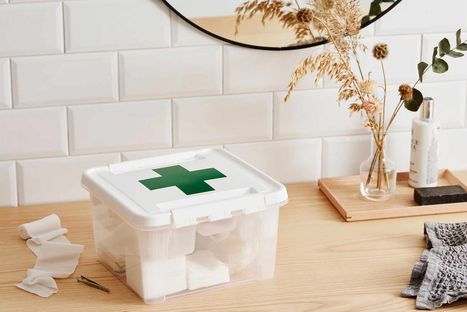 SmartStore™ Första hjälpen-låda med lock och insats