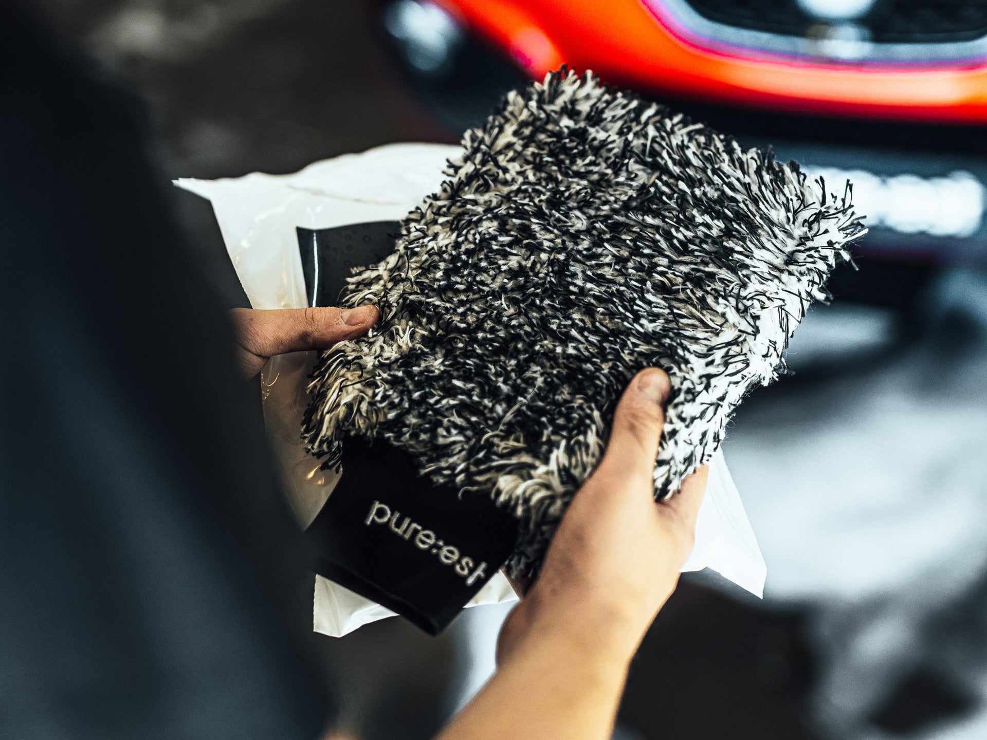 Pureest Tvätthandske mikrofiber - Svart/Vit